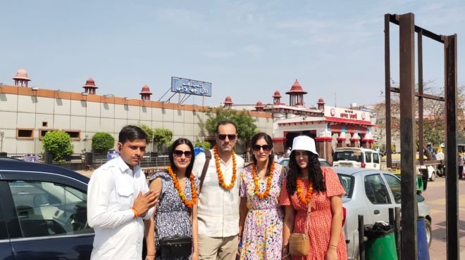 Taj Mahal tour by train